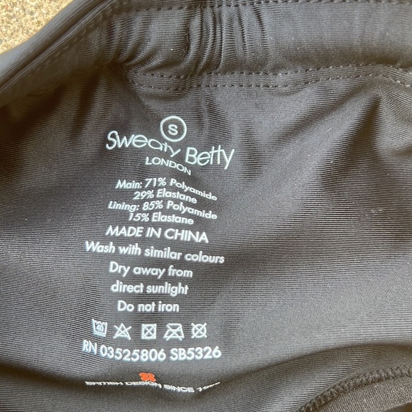 Sweaty Betty Black Shine 9" Biker Workout Shorts Women's Size S - Picture 7 of 7